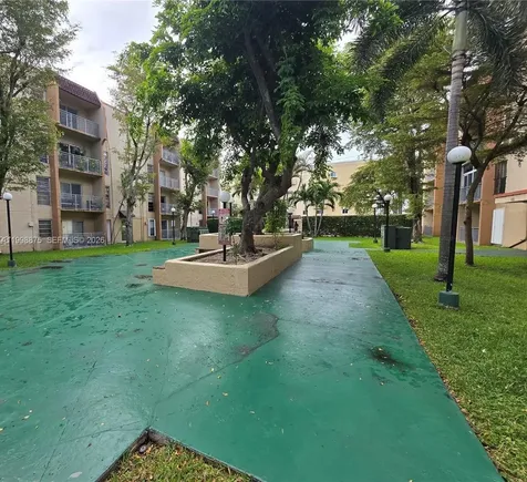 4841 NW 7th Street Miami FL 33126