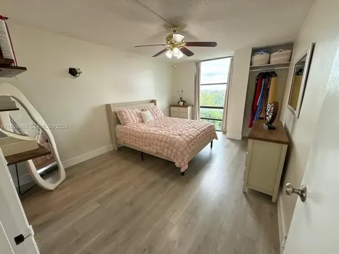 1825 W 44th Place Hialeah FL 33012