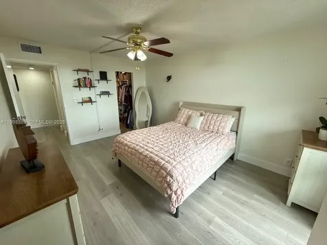 1825 W 44th Place Hialeah FL 33012