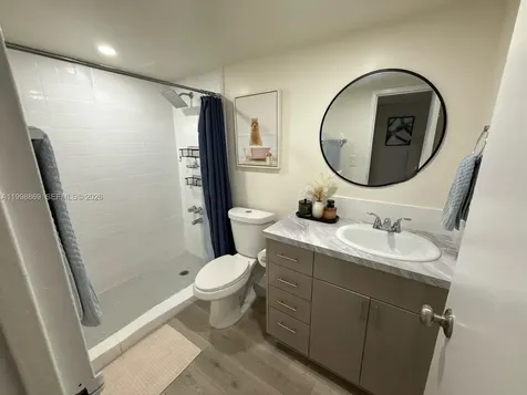 1825 W 44th Place Hialeah FL 33012