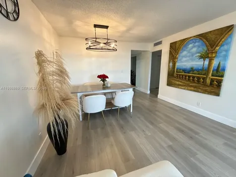 1825 W 44th Place Hialeah FL 33012