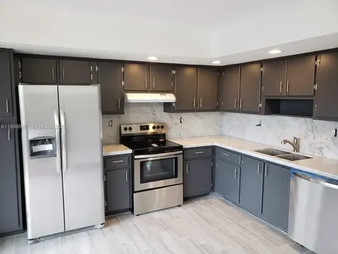 8075 SW 107th Avenue Miami FL 33173