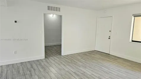 8075 SW 107th Avenue Miami FL 33173