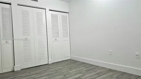 8075 SW 107th Avenue Miami FL 33173