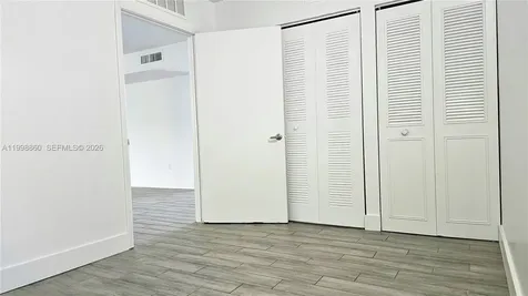 8075 SW 107th Avenue Miami FL 33173