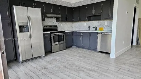 8075 SW 107th Avenue Miami FL 33173