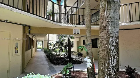 8075 SW 107th Avenue Miami FL 33173