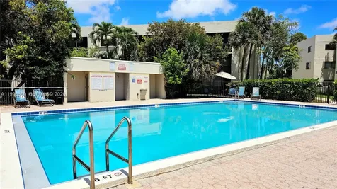 8075 SW 107th Avenue Miami FL 33173