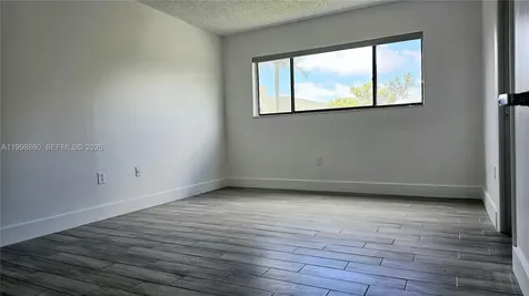 8075 SW 107th Avenue Miami FL 33173