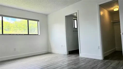 8075 SW 107th Avenue Miami FL 33173