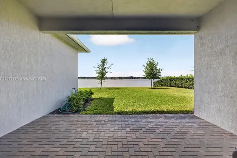 769 Hookline Circle Loxahatchee FL 33470