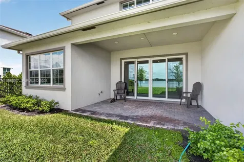 769 Hookline Circle Loxahatchee FL 33470