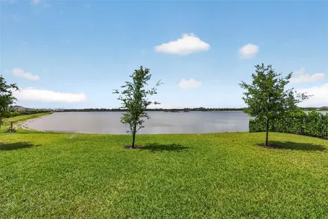 769 Hookline Circle Loxahatchee FL 33470