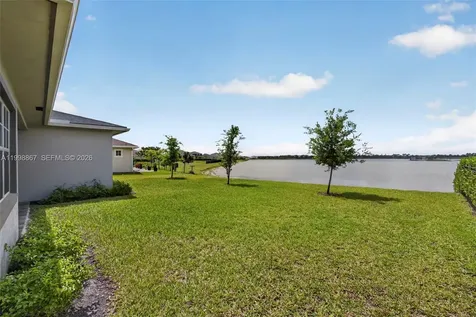 769 Hookline Circle Loxahatchee FL 33470