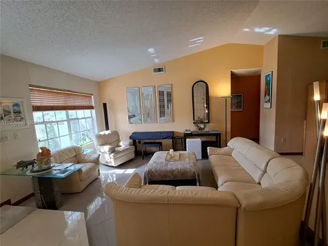 14527 SW 106th Terrace Miami FL 33186