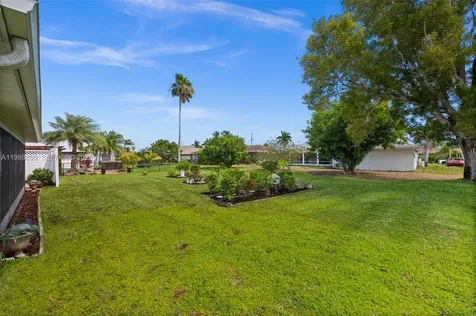 706 SW 51st Terrace Cape Coral FL 33914