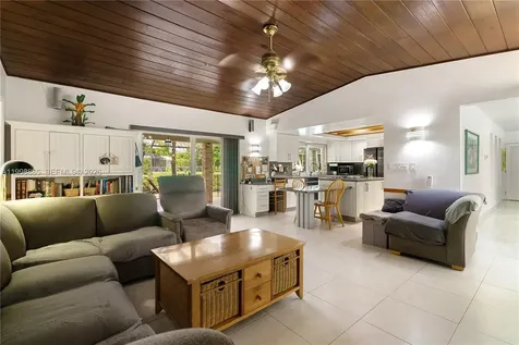 11490 SW 72nd Court Pinecrest FL 33156