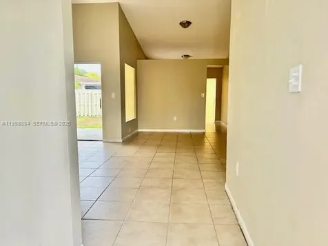 19922 NW 67th Place Hialeah FL 33015