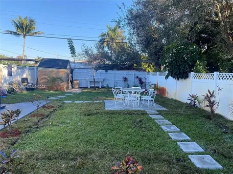 7121 Taft Street Hollywood FL 33024