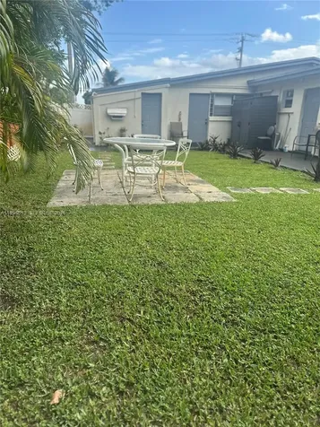 7121 Taft Street Hollywood FL 33024