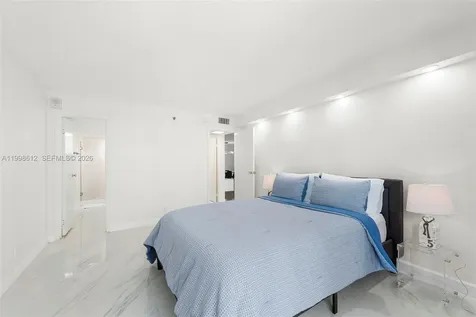 2401 Collins Avenue Miami Beach FL 33140