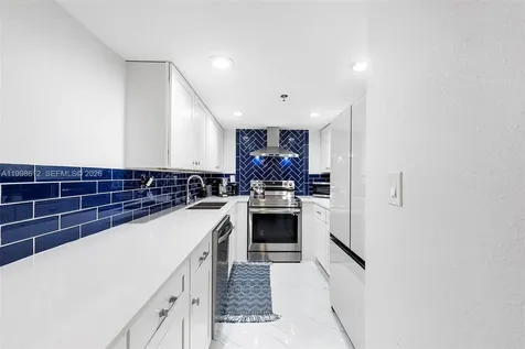 2401 Collins Avenue Miami Beach FL 33140