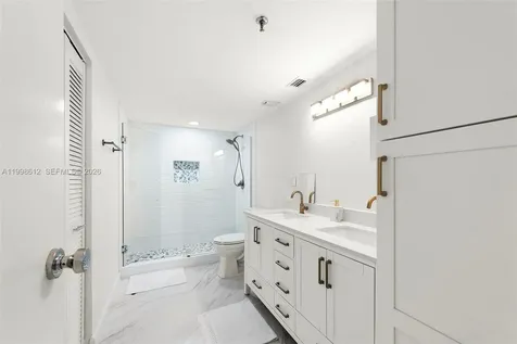 2401 Collins Avenue Miami Beach FL 33140