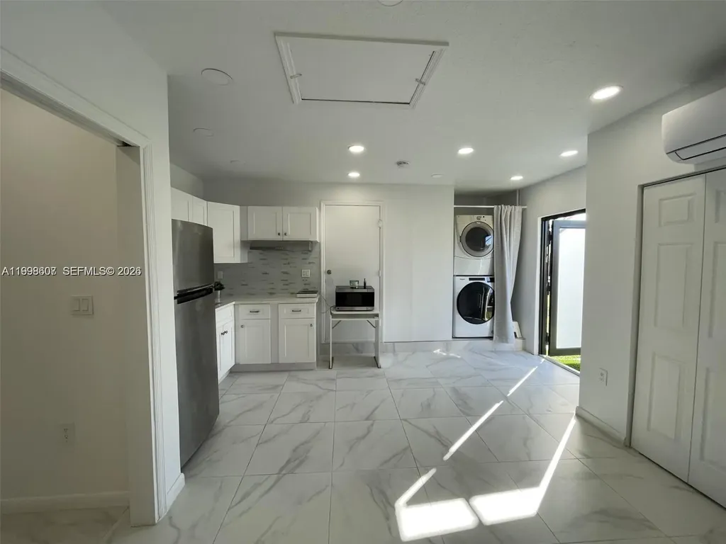 3403 SW 150 Court Miami FL 33185