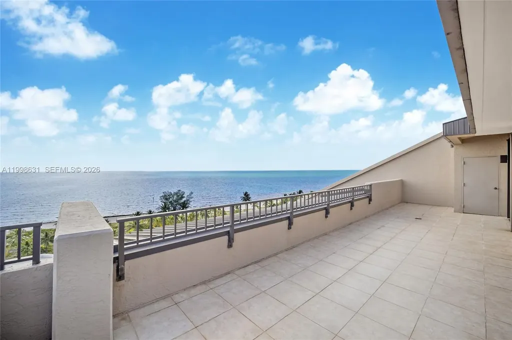 251 Crandon Boulevard Key Biscayne FL 33149