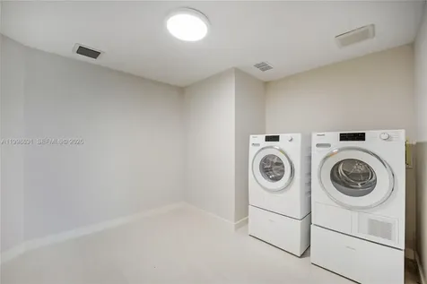 251 Crandon Boulevard Key Biscayne FL 33149