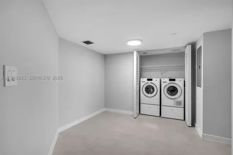 251 Crandon Boulevard Key Biscayne FL 33149