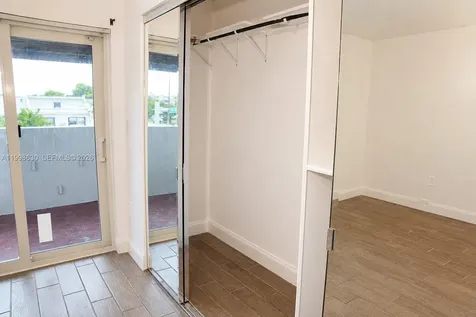 8695 NW 6th Lane Miami FL 33126