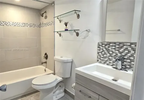 8695 NW 6th Lane Miami FL 33126