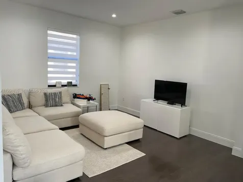 8283 NW 44th Street Doral FL 33166