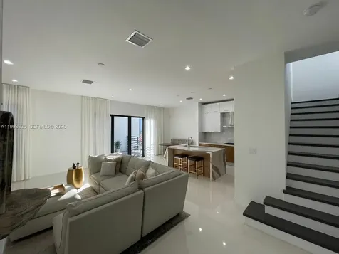 8283 NW 44th Street Doral FL 33166