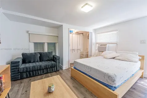 528 SW 21st Avenue Miami FL 33135