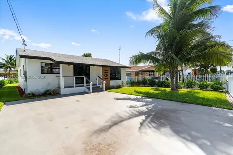 1911 SW 57th Avenue West Park FL 33023