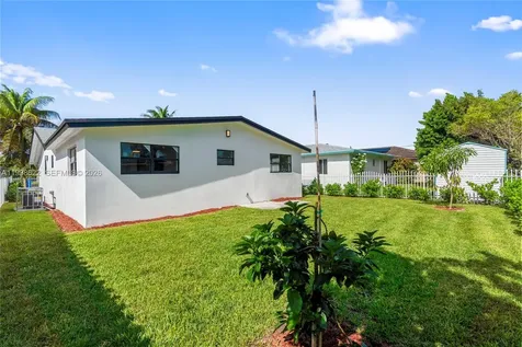 1911 SW 57th Avenue West Park FL 33023