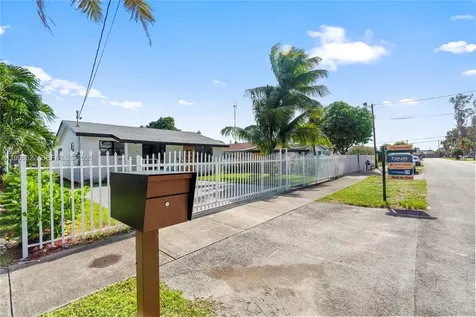 1911 SW 57th Avenue West Park FL 33023