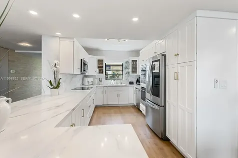141 Crandon Boulevard Key Biscayne FL 33149