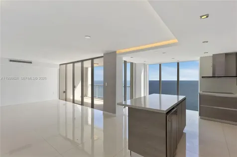 881 Ocean Drive Key Biscayne FL 33149
