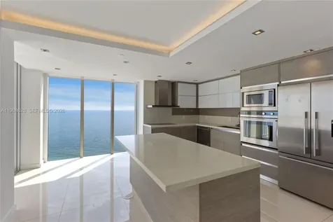 881 Ocean Drive Key Biscayne FL 33149