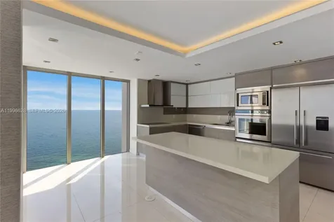 881 Ocean Drive Key Biscayne FL 33149