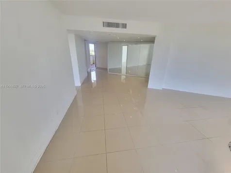 3301 N Country Club Drive Aventura FL 33180
