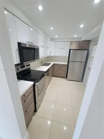 3301 N Country Club Drive Aventura FL 33180