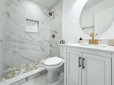 2933 NW 48th Terrace Miami FL 33142