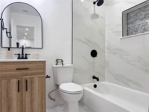 2933 NW 48th Terrace Miami FL 33142