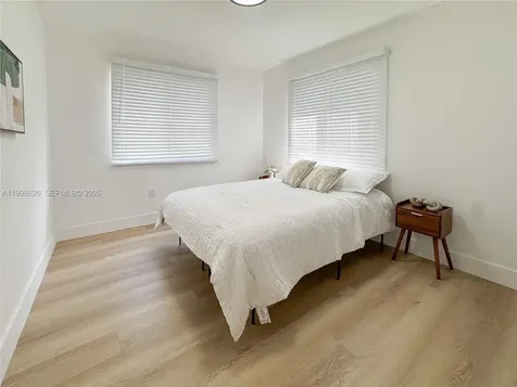 2933 NW 48th Terrace Miami FL 33142