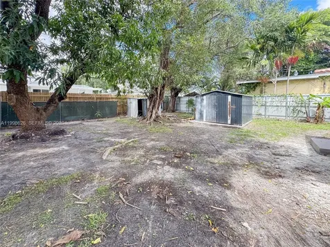 2933 NW 48th Terrace Miami FL 33142