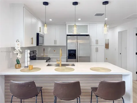 2933 NW 48th Terrace Miami FL 33142